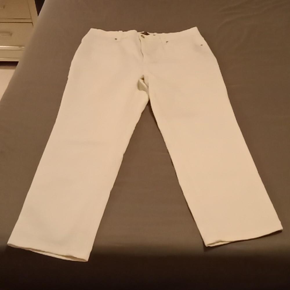 Gloria Vanderbilt Amanda White Jeans